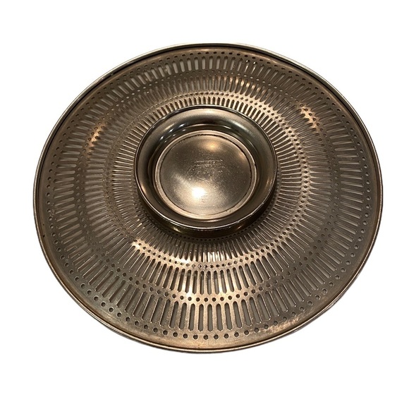 VINTAGE Landers Frary & Clark Silver-plated Cake Platter - Picture 2 of 4